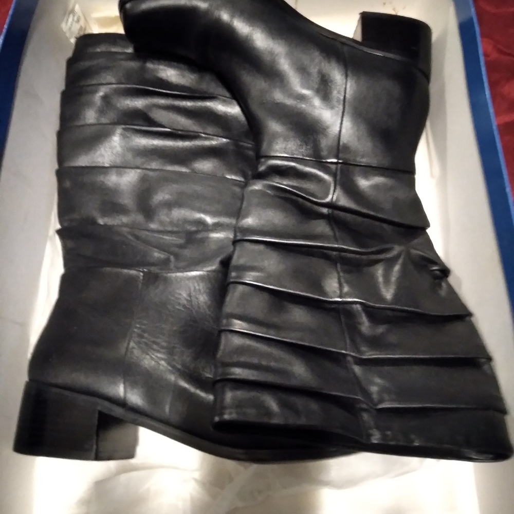 Ladies boots